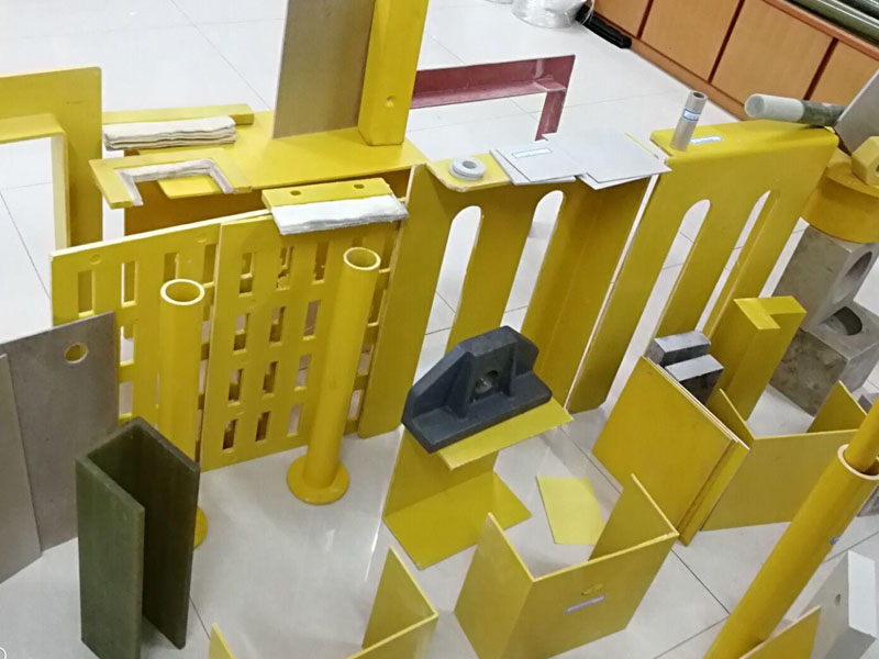 ���۶�·�ھ�Ե���